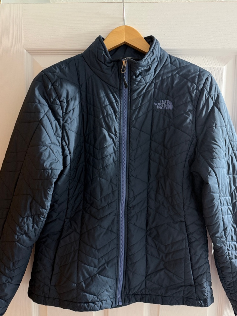 The North Face Women's Quilted Puffer Jacket - Navy Blue
